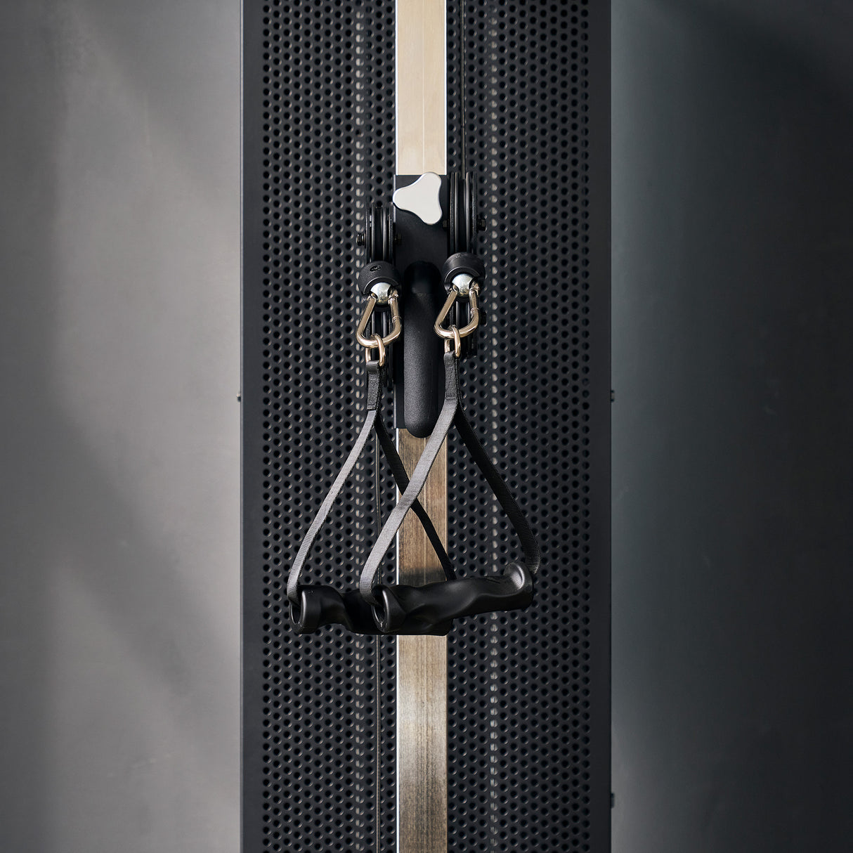 Hammer Cable Tower 4.0 Black