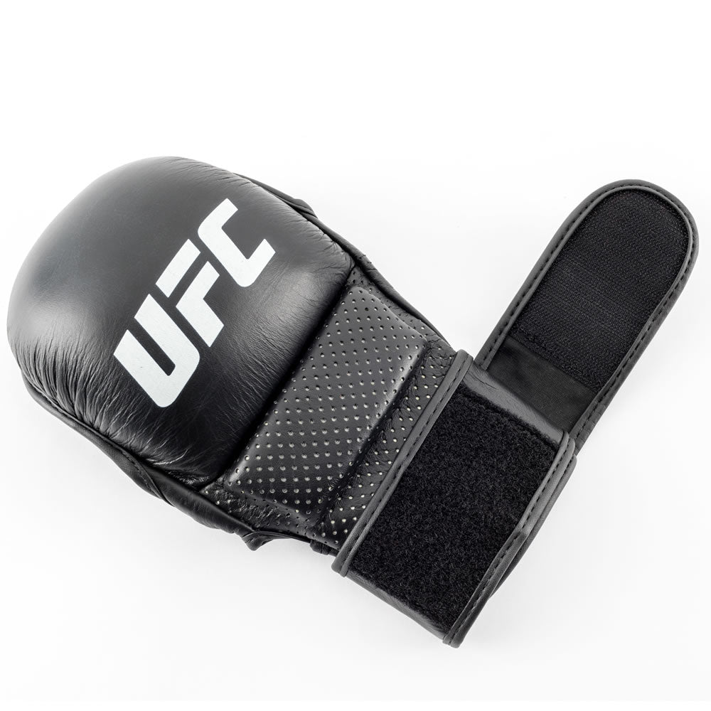 UFC PRO MMA Safety Sparring Gloves Gr. S/M